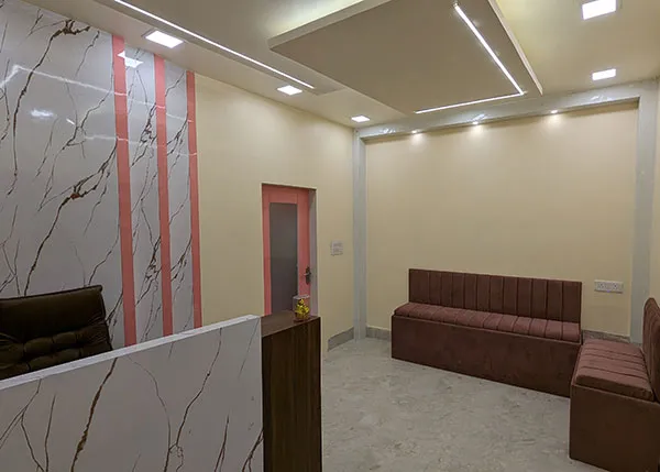 Reception area, clean ambience of the permanent makeup clinic in Kolkata to get permanent makeup services.
